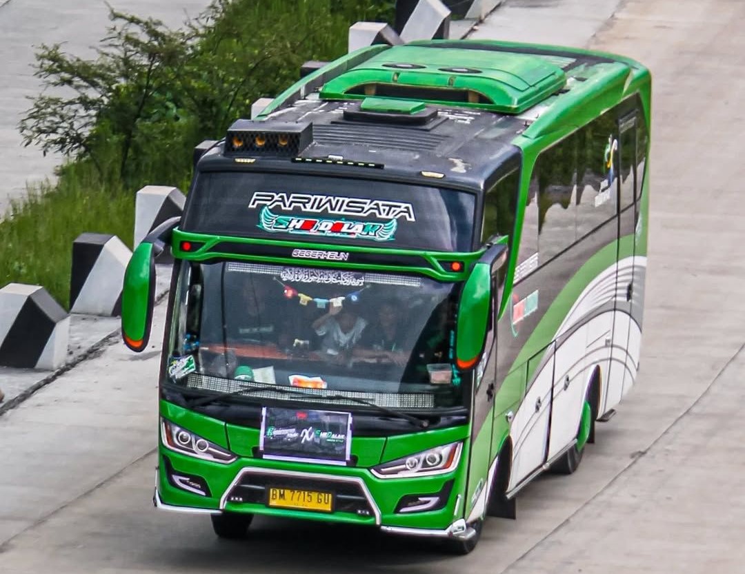Eksterior Bus 4